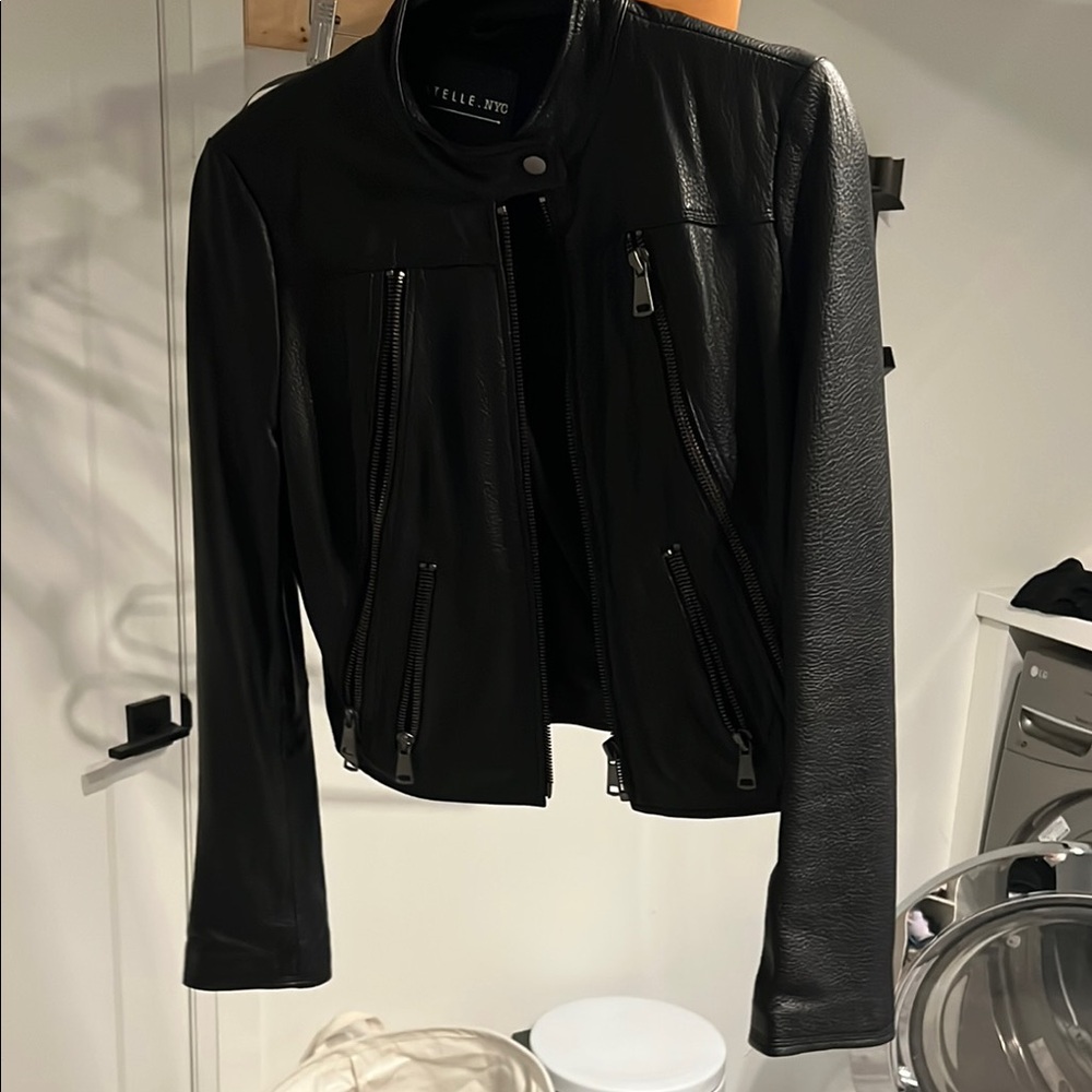 Classic Black Moto Leather Jacket with Fitted Silhouette